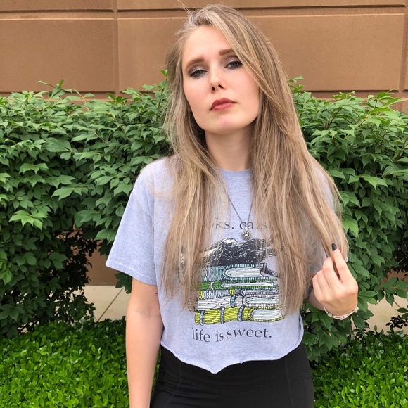 Meet Your Posher! - Picture 2 of 11